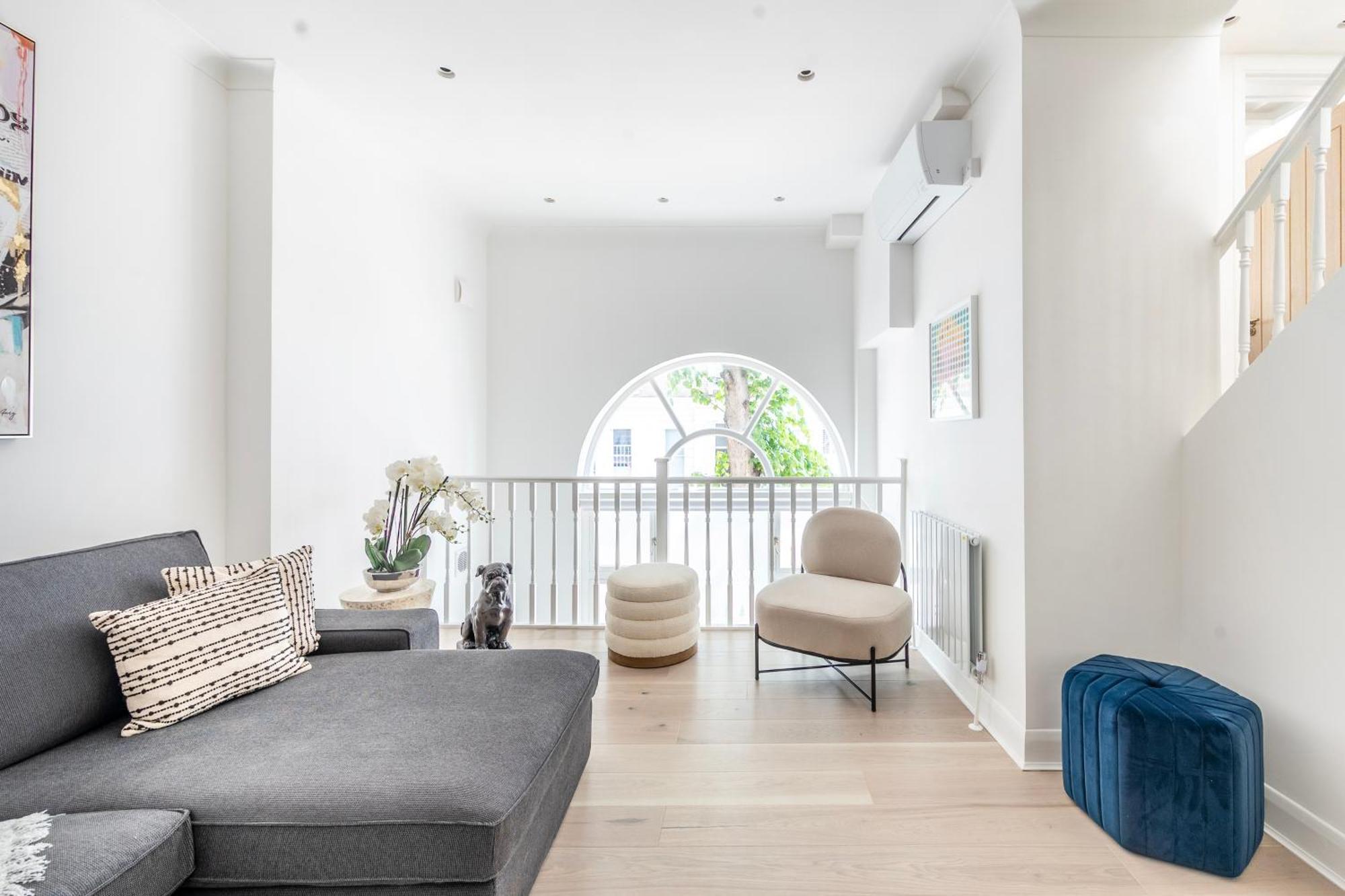 Holiday home Townhouse Moments From Hyde Park & Notting Hill - Free Luggage Storage Nearby And In Unit Washing Machine & Dryer London