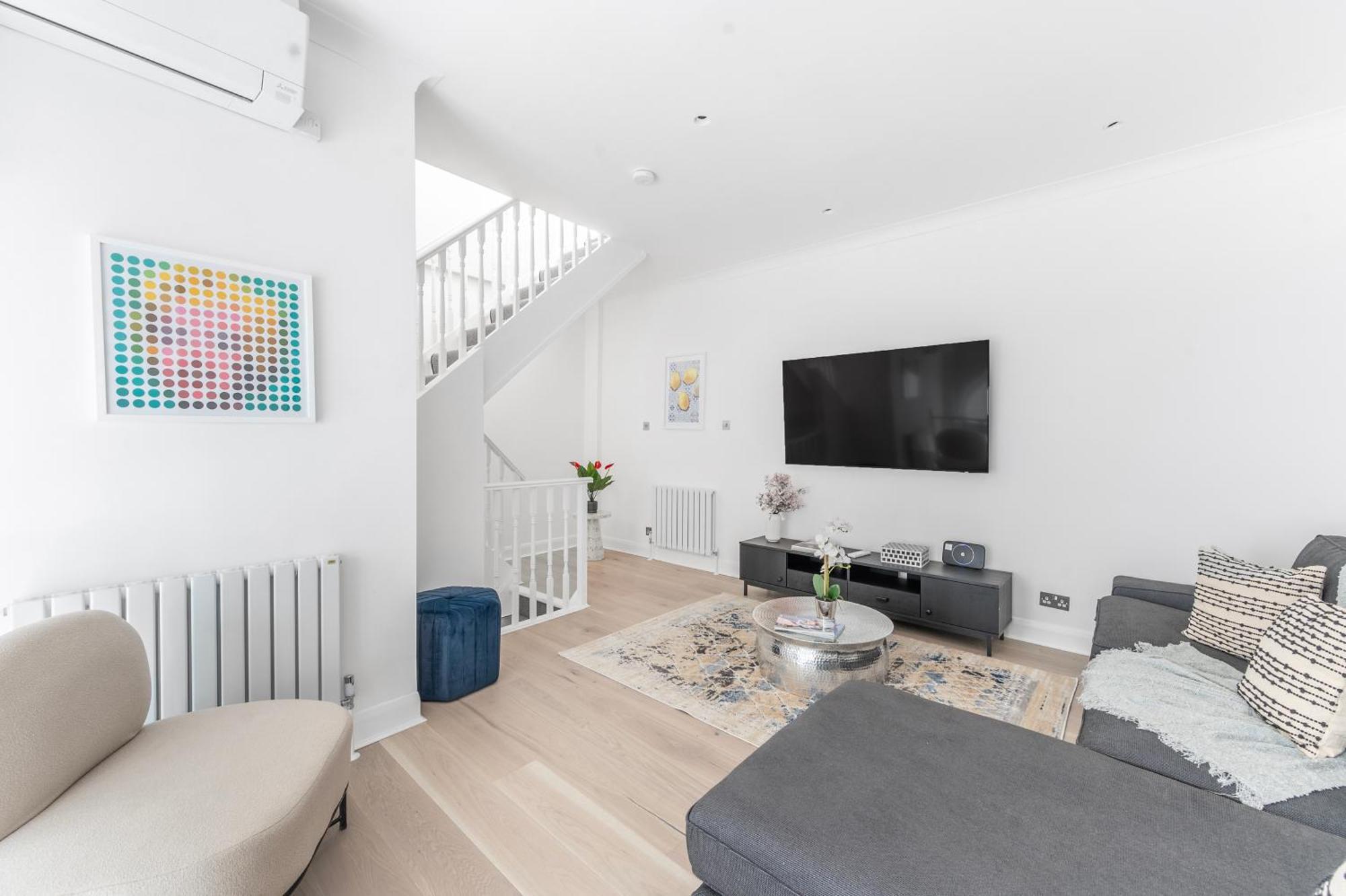 Holiday home Townhouse Moments From Hyde Park & Notting Hill - Free Luggage Storage Nearby And In Unit Washing Machine & Dryer *