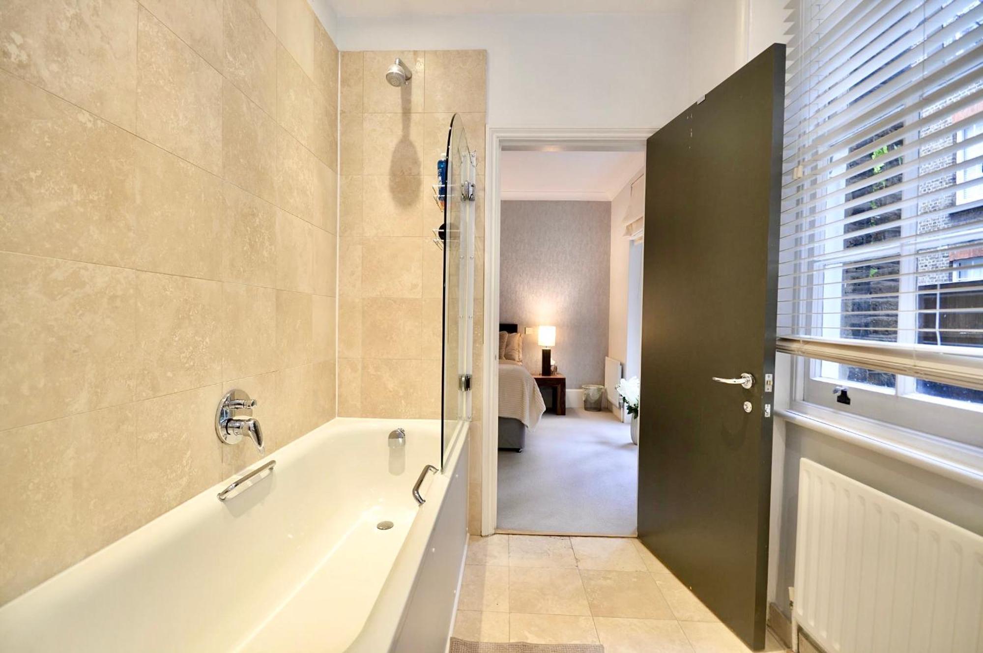 Apartment Kensington Apartment, Breakfast, 2 Baths London