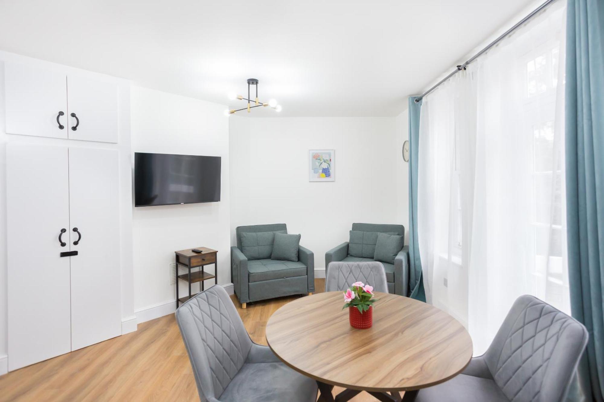 Apartamento Centre One Bedroom Next To Station, Newly Renovated