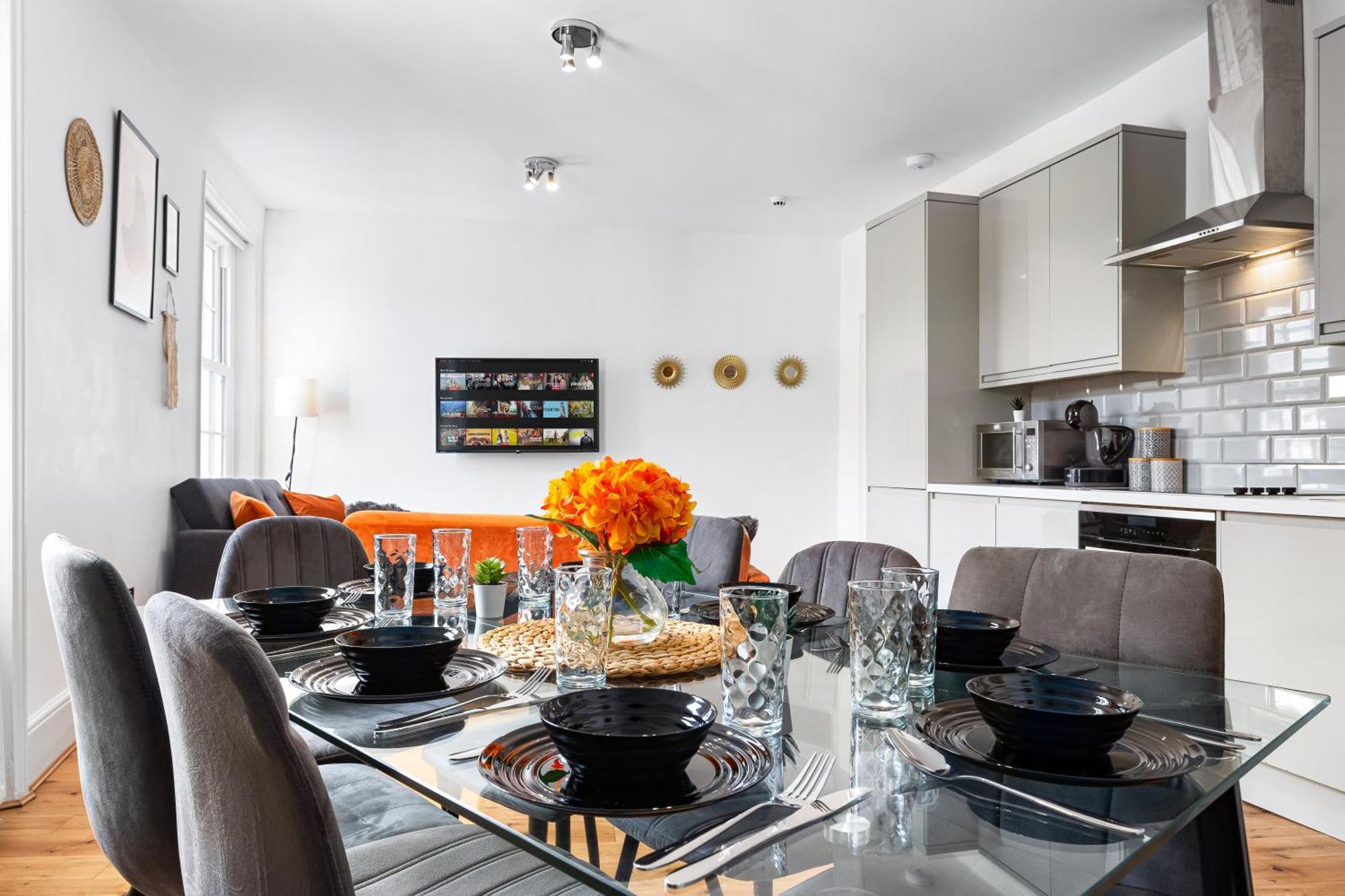 Stylish 3 Bedroom Serviced In Kings Cross * London