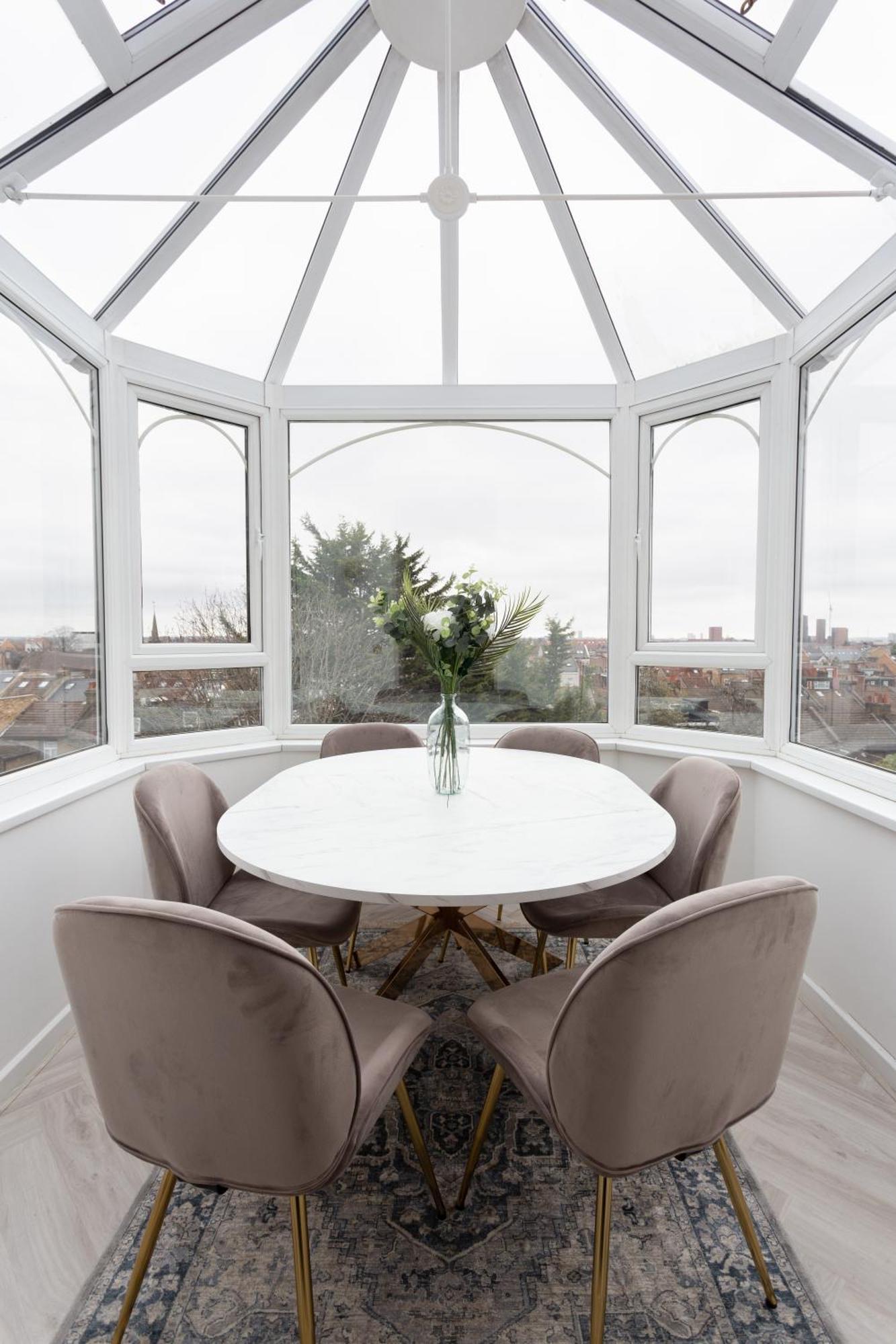 Stunning Large 4 Bedroom Victorian