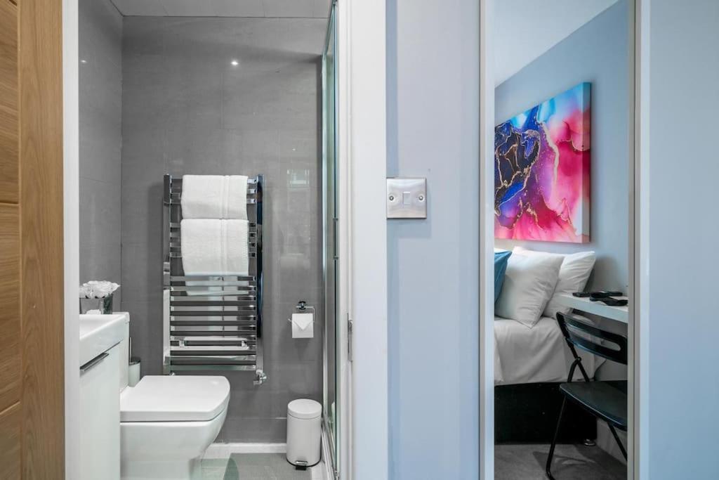 Luxury 6 Bedroom House In Star Street