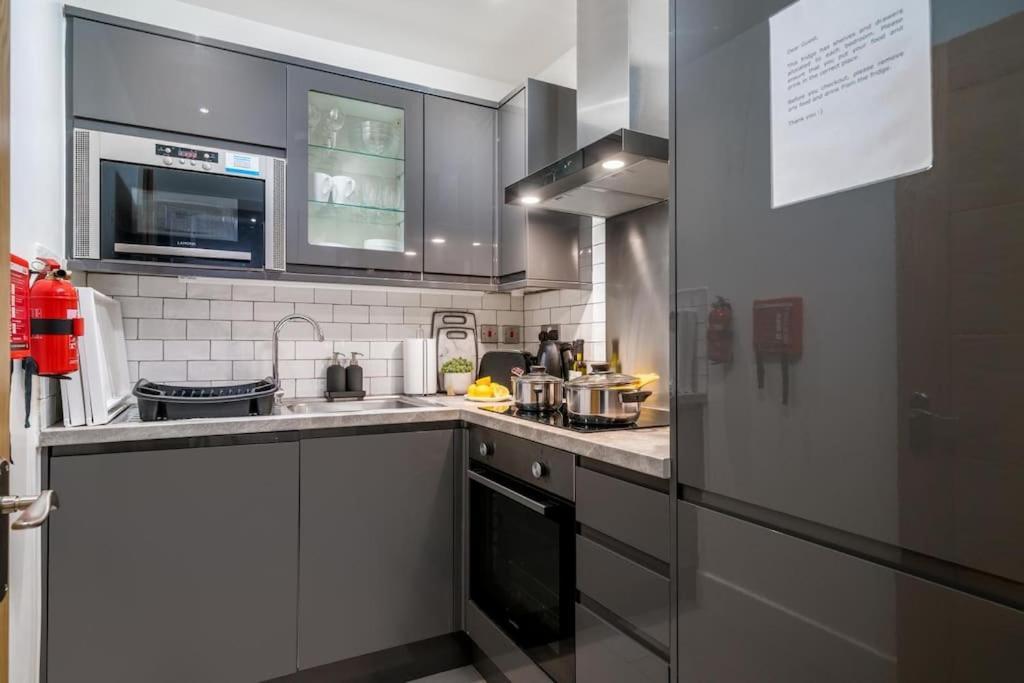 Holiday home Luxury 6 Bedroom House In Star Street