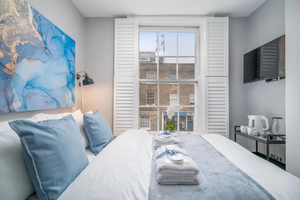 Holiday home Luxury 6 Bedroom House In Star Street London