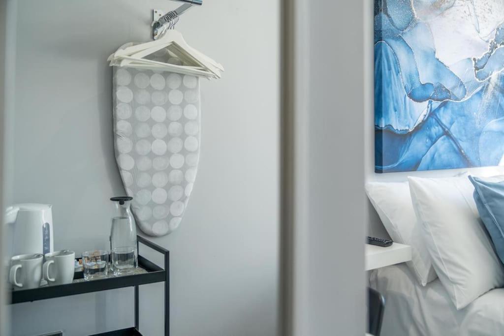 Luxury 6 Bedroom House In Star Street Holiday home London
