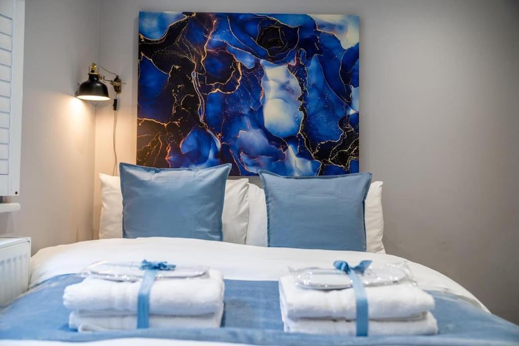 Luxury 6 Bedroom House In Star Street Holiday home London