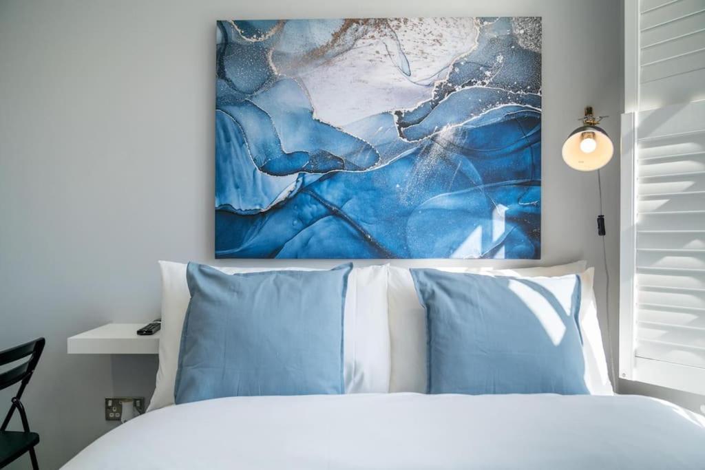 Luxury 6 Bedroom House In Star Street Holiday home London