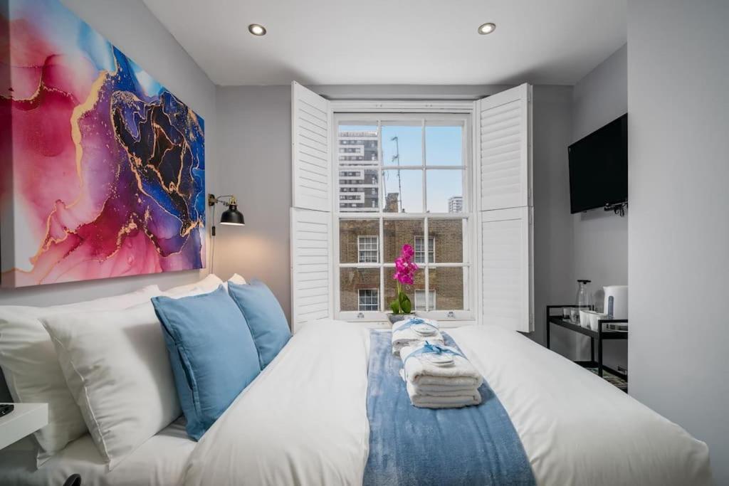 Luxury 6 Bedroom House In Star Street London