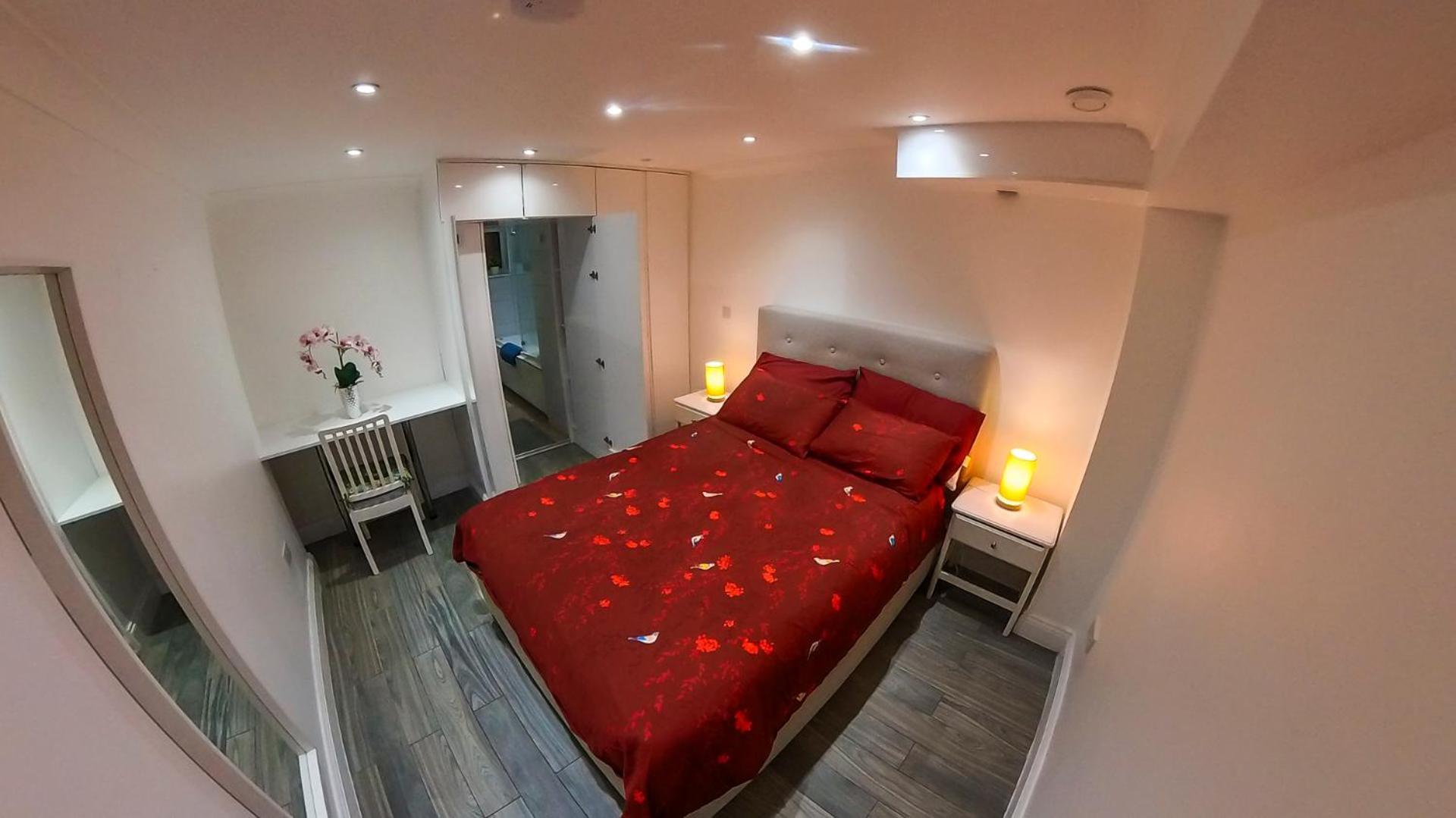 Apartment 1 Bedroom Flat With Whirlpool Bath London