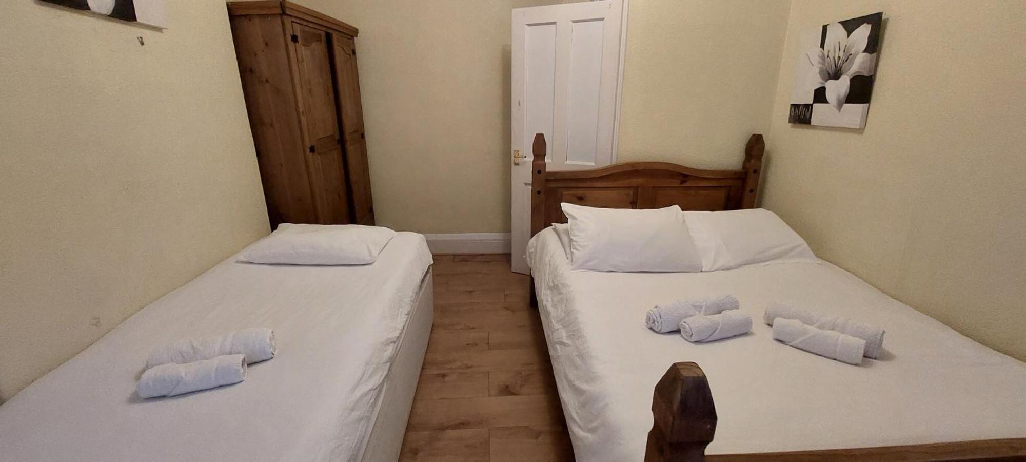 Large 6 Bedroom House - Fortescue * London