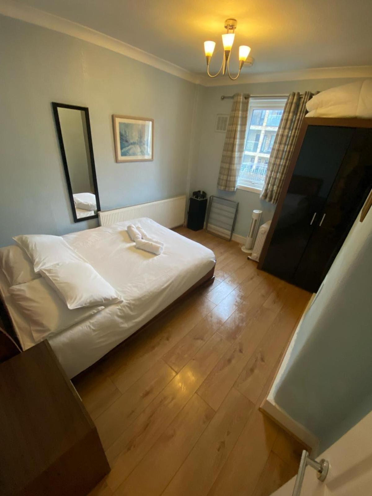 Large 6 Bedroom House - Fortescue * London