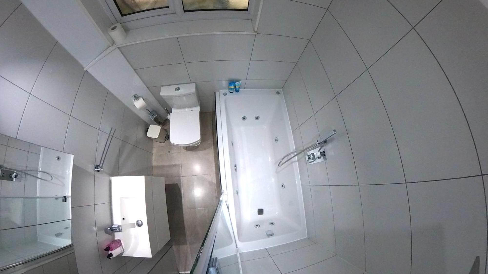 Ensuite With Jacuzzi *