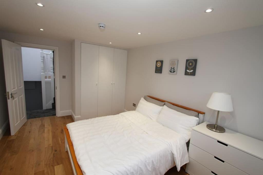 Amazing Loft One Bedroom - E17 Village Apartment London