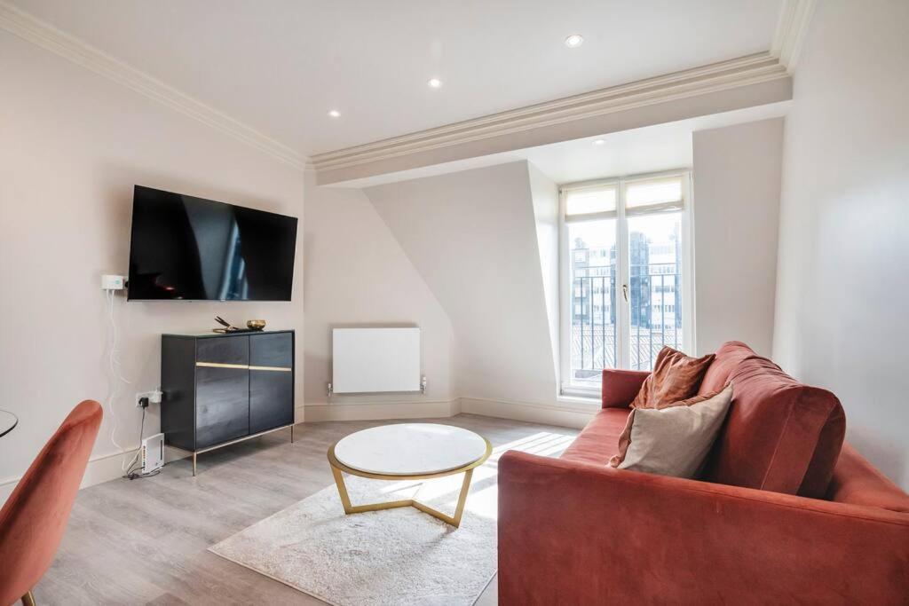 Hyde Park 9-hosted By Sweetstay * London