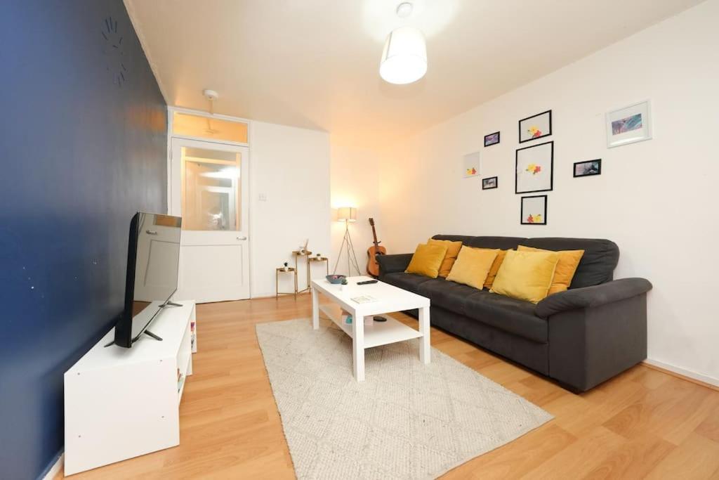 Apartment Oasis Flat With High-speed Broadband And Free Parking *