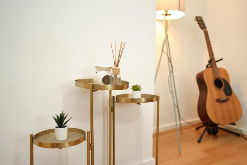 Oasis Flat With High-speed Broadband And Free Parking Apartment *