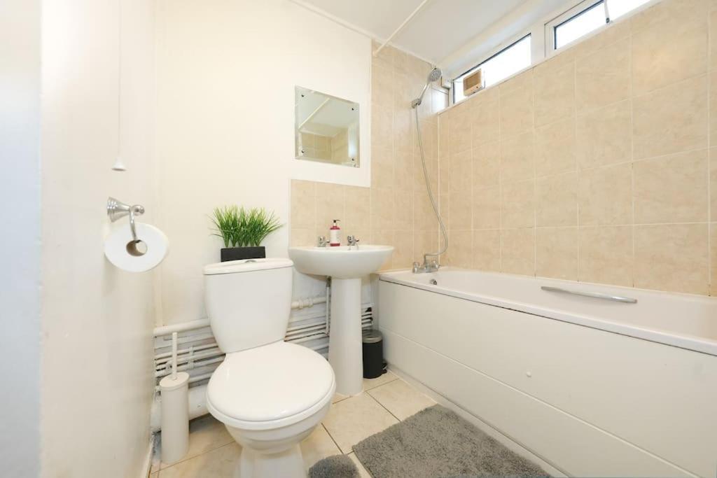Oasis Flat With High-speed Broadband And Free Parking * London