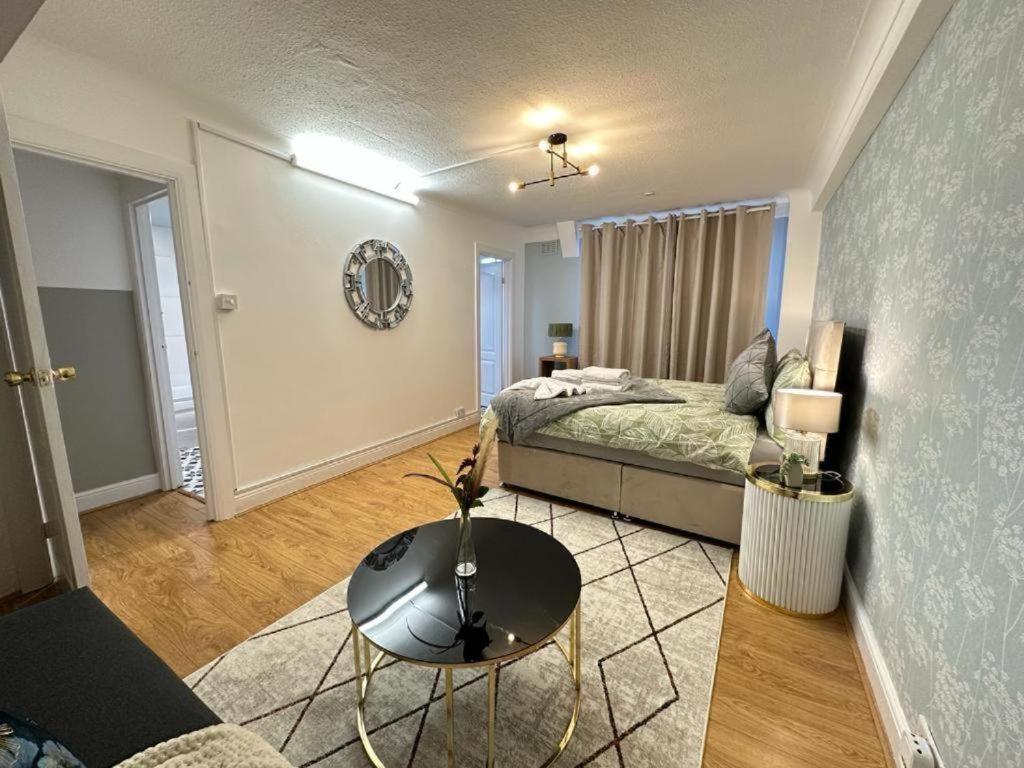 Apartment Hyde Park Three Bedroom *