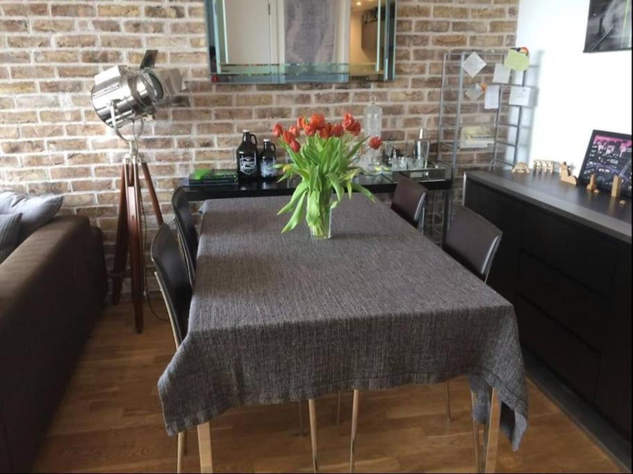 Modern 2-bed 5 Mins From Bridge London