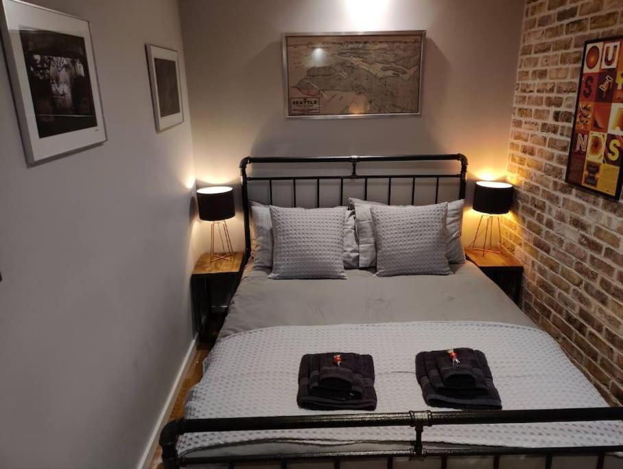 Apartment Modern 2-bed 5 Mins From Bridge *