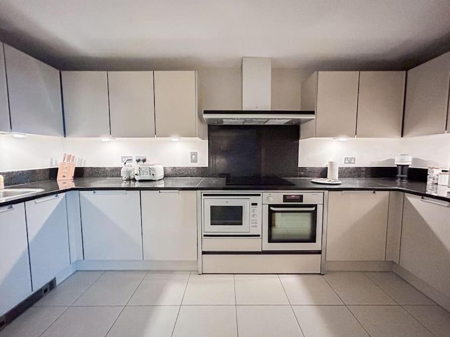 Apartment Vista Haven: A Short Let Retreat London