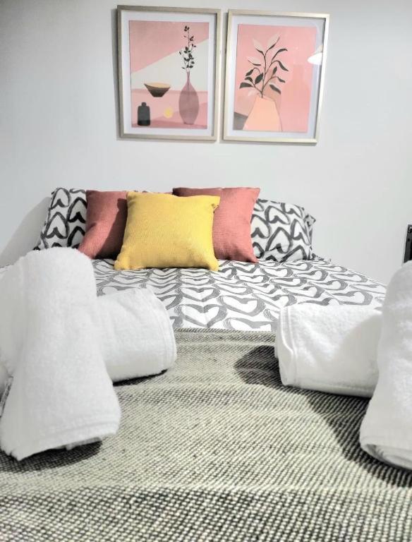 Apartment Three Bed Flat In Mile End *