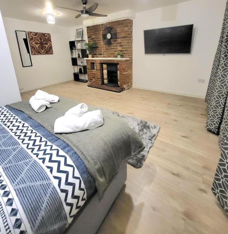 Apartment Three Bed Flat In Mile End London