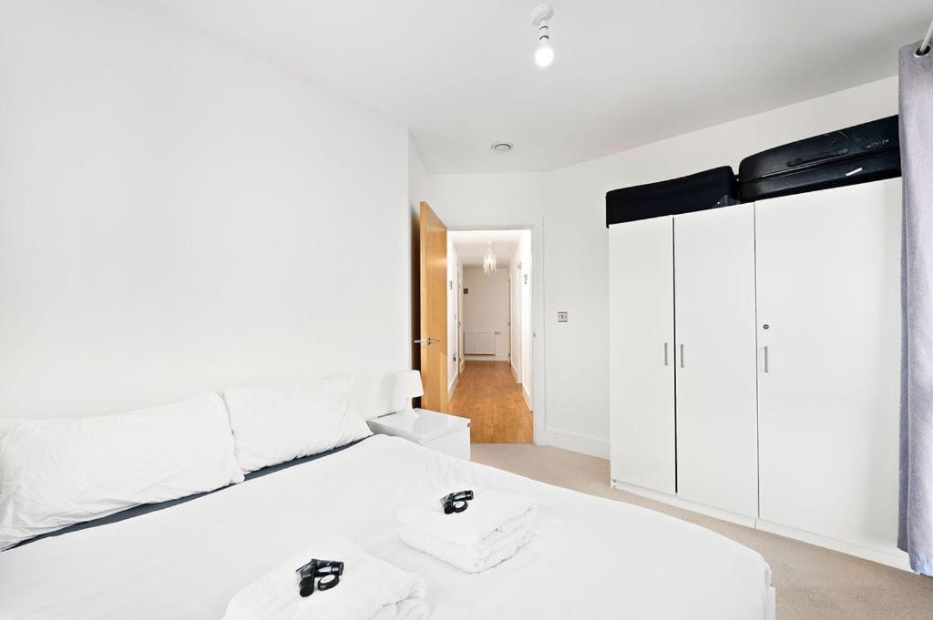 Modern Serviced 3-bedroom Flat In East Apartamento
