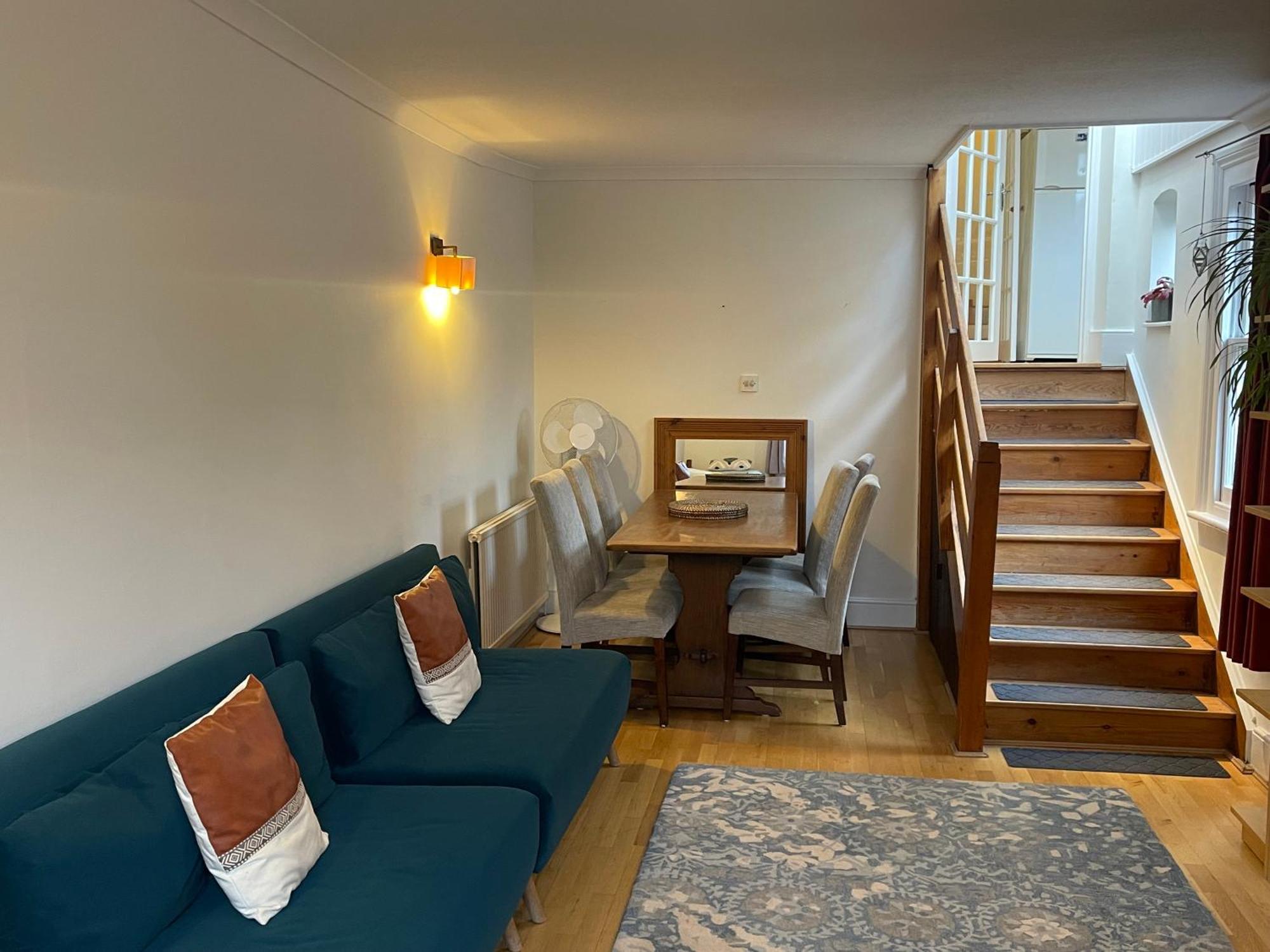 10 Min To The Heart Of - Zone 2 - Charming 2 Bed Apartment