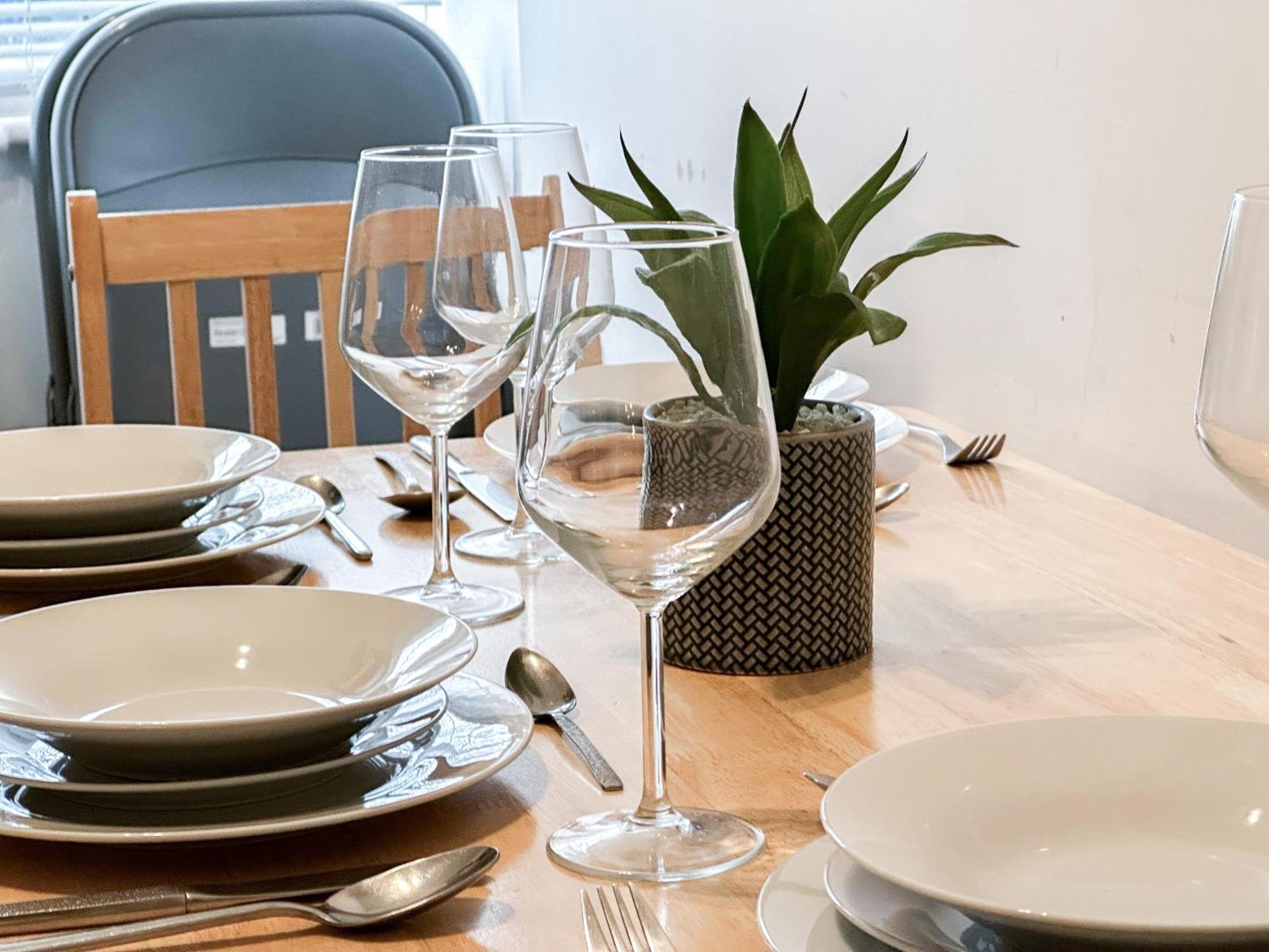 Cosy Near Hampstead Heath With Free On-site Parking & Private Gardens, Golders Green Apartment