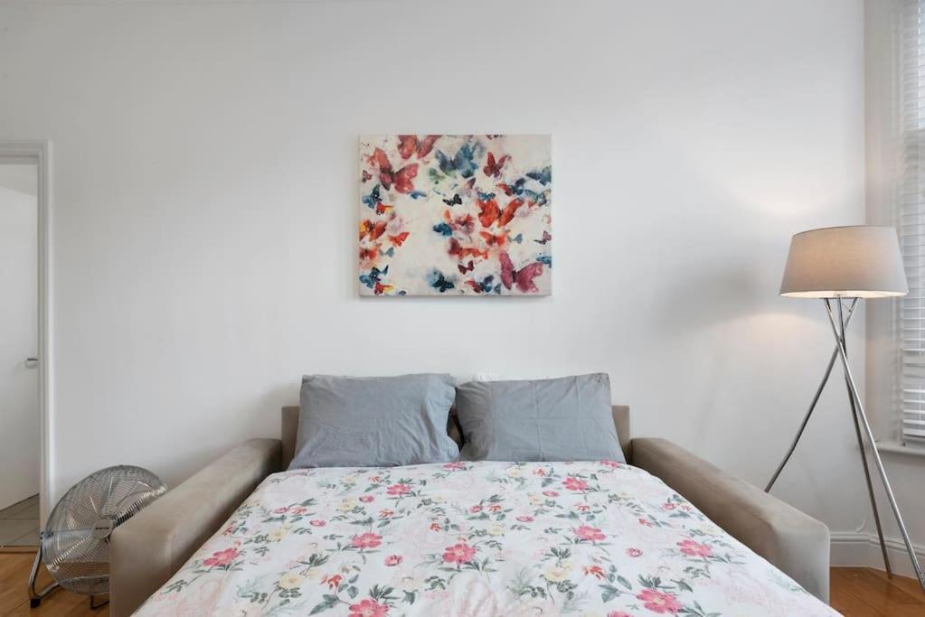 Apartment Large 2 Bed Acton Park Chiswick *