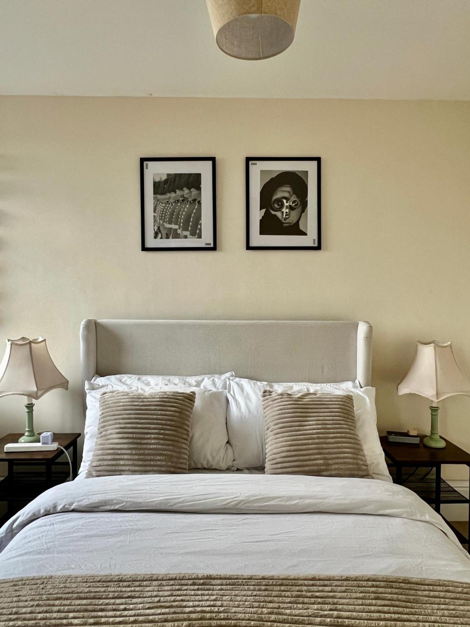 Amazing View 2 Bedroom In Abbey Road Apartment *