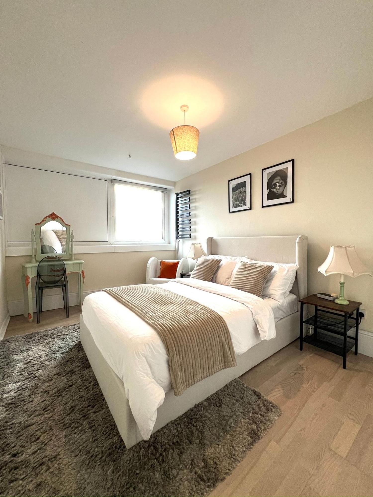 Amazing View 2 Bedroom In Abbey Road *
