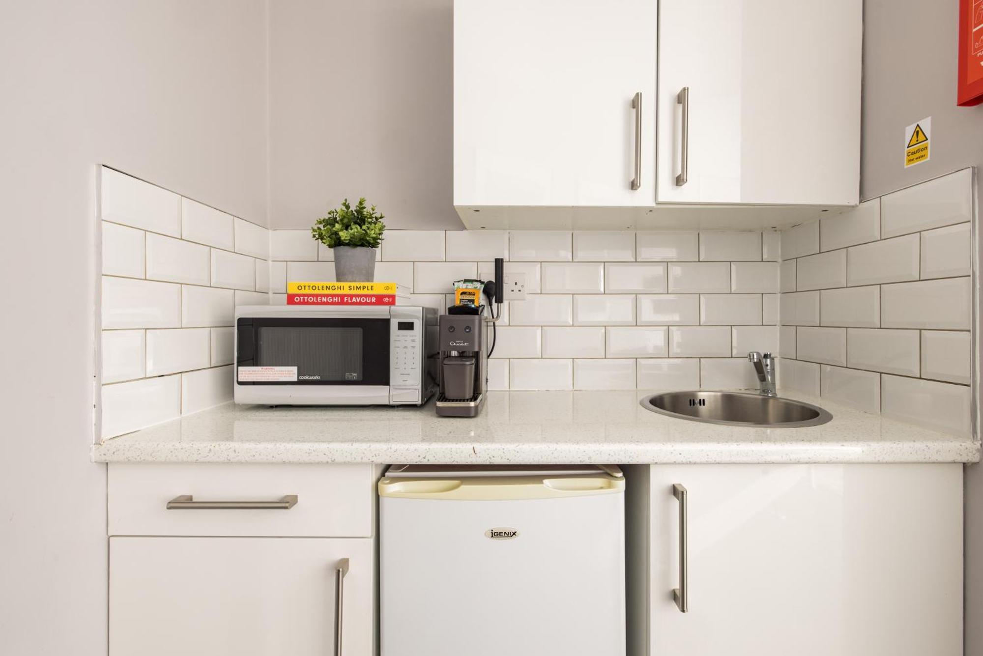 Euston Apartment *