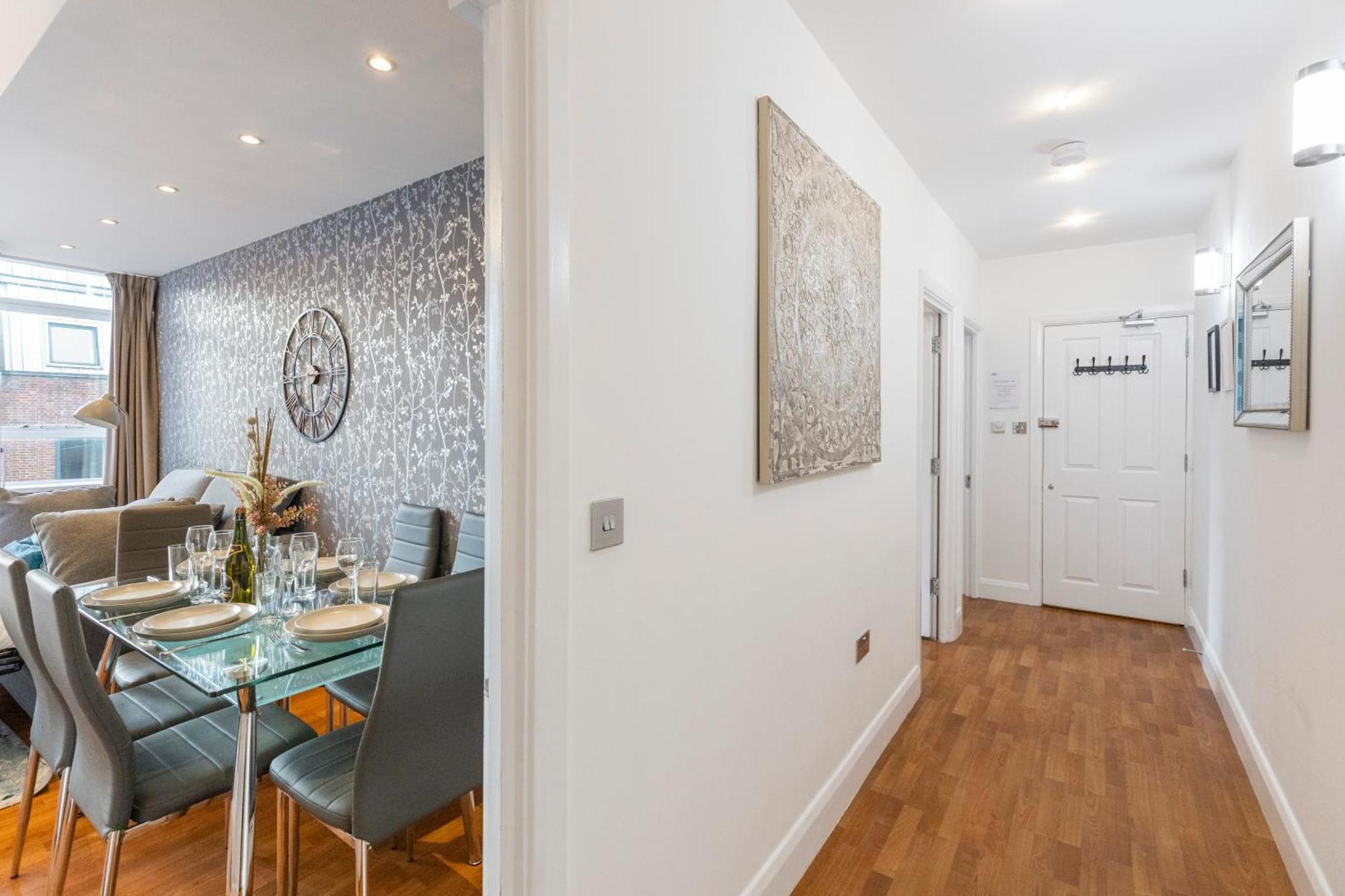 Apartment Central Located In City Of - Farringdon Station London