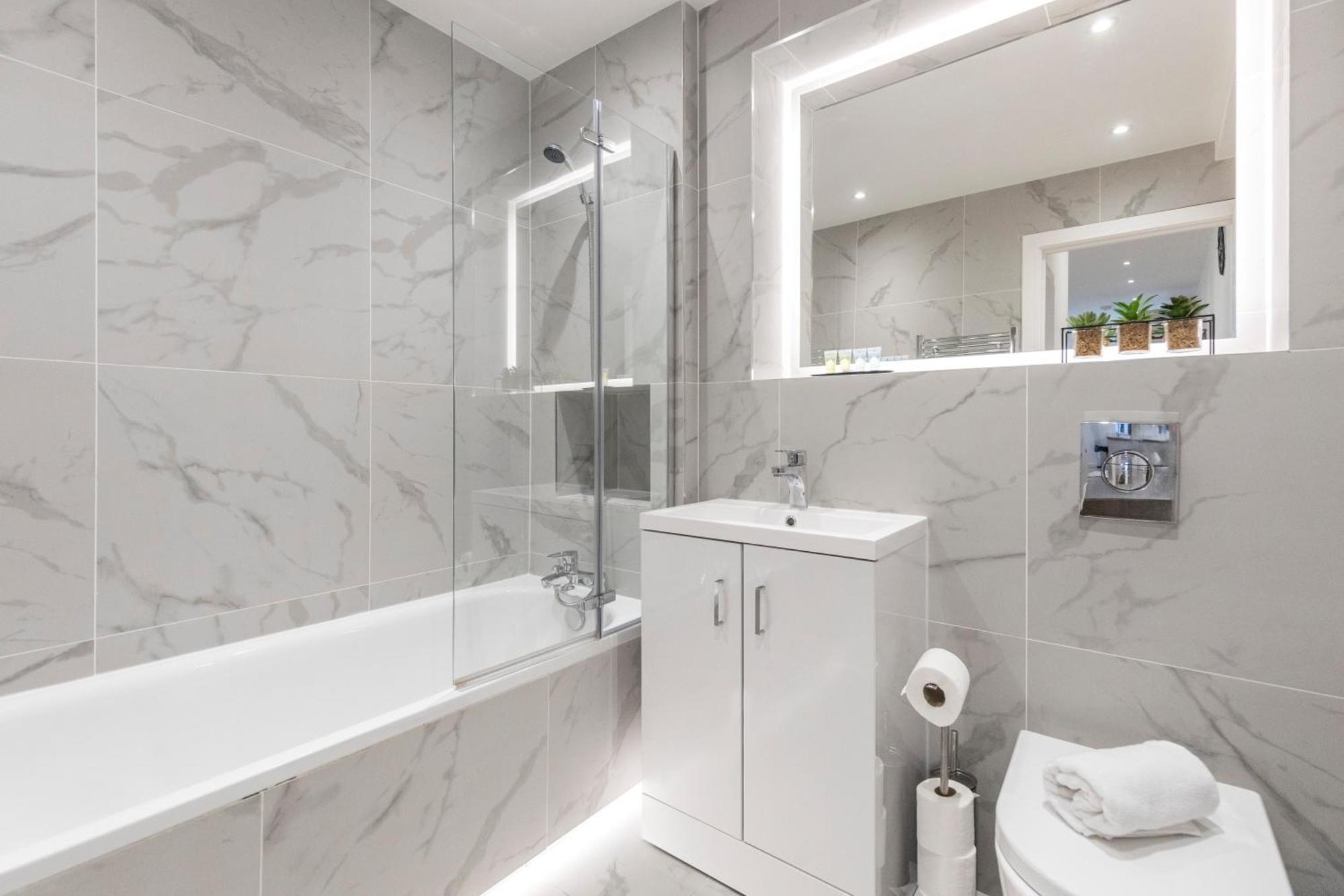 Bright And Spacious - Excellent Location Apartamento Londres