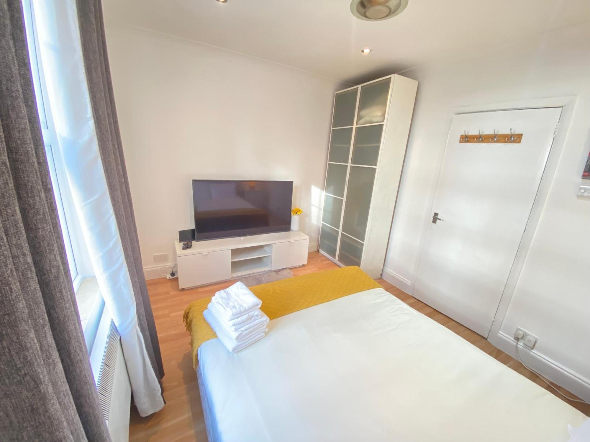 Lovely 2-bed Flat In Apartamento