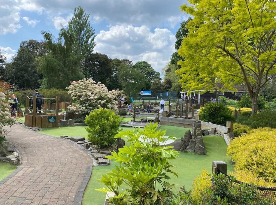 Apartment Sensational 2br Wviews & Balcony In Wandsworth London
