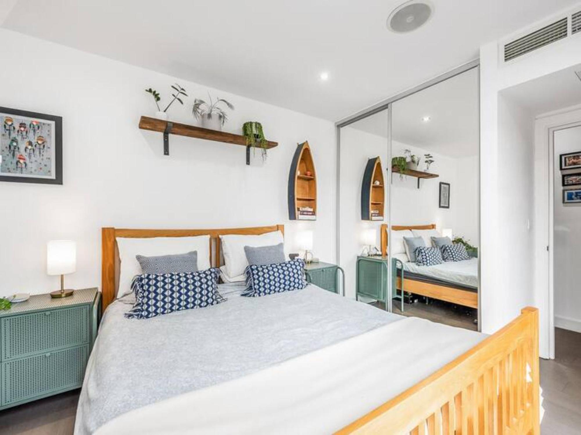 Pass The Keys Modern Terrace In Putney Apartment *