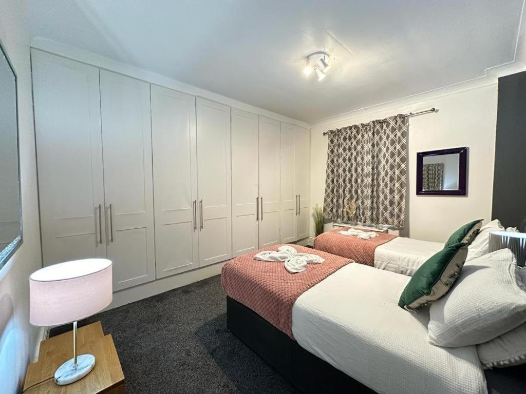 Mayfair Family Apartment