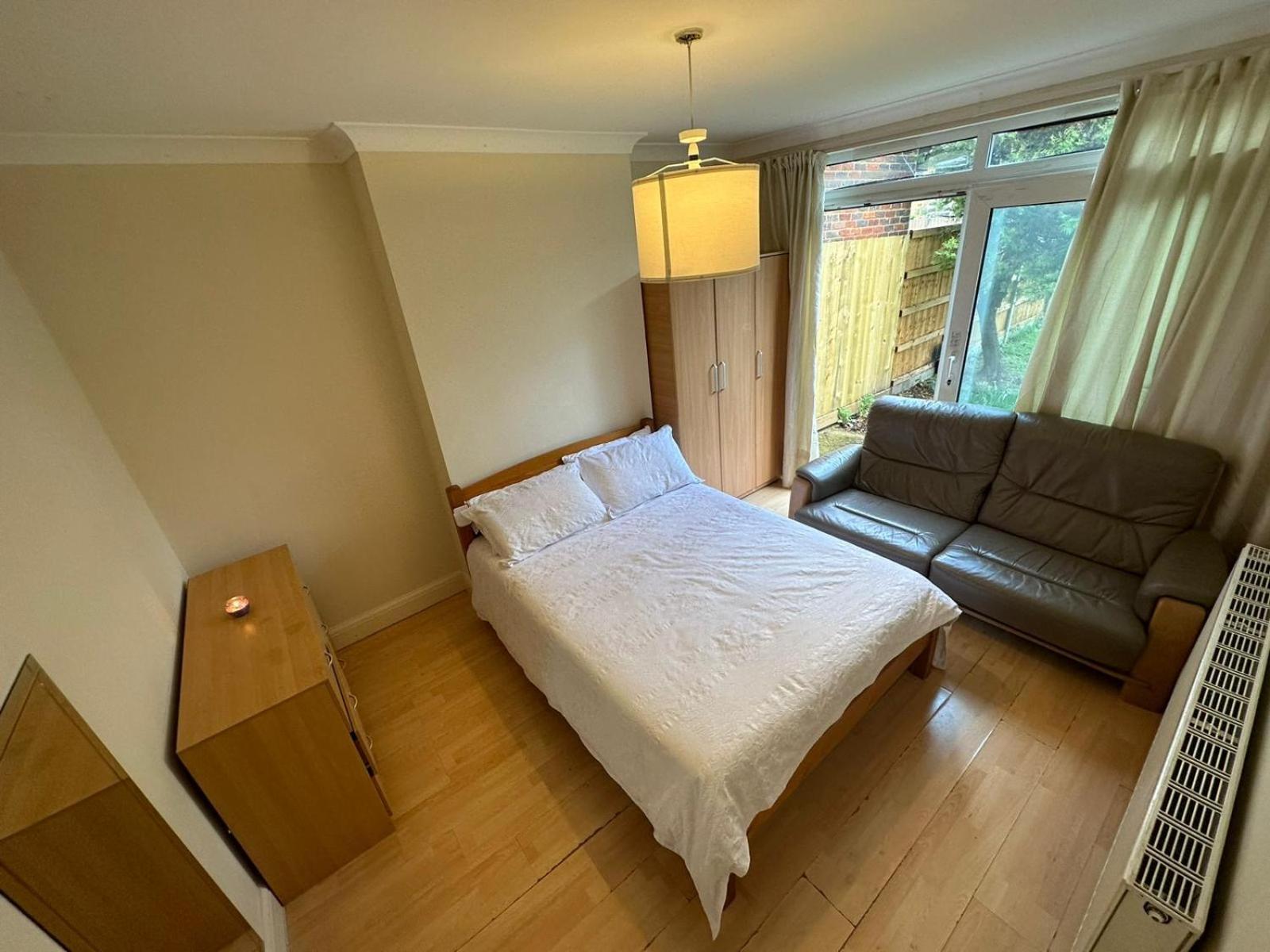 House Dollis Hill Homestay *