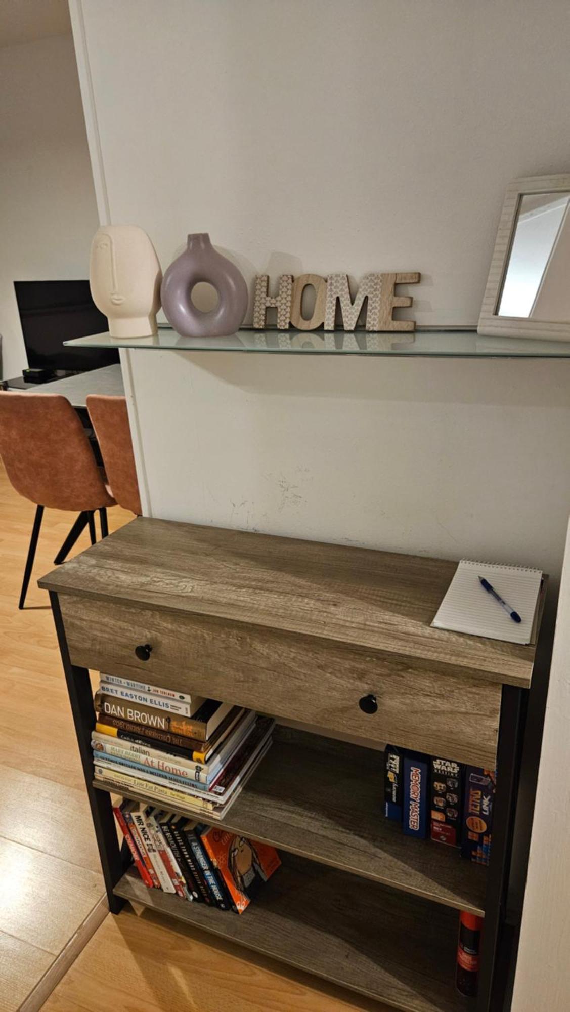 Bright And Spacious One Bedroom Apparment, Free Parking Apartment London