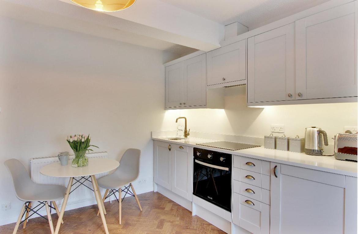 Apartamento Chic 2-bed Apartment, Free Wi-fi And Parking *