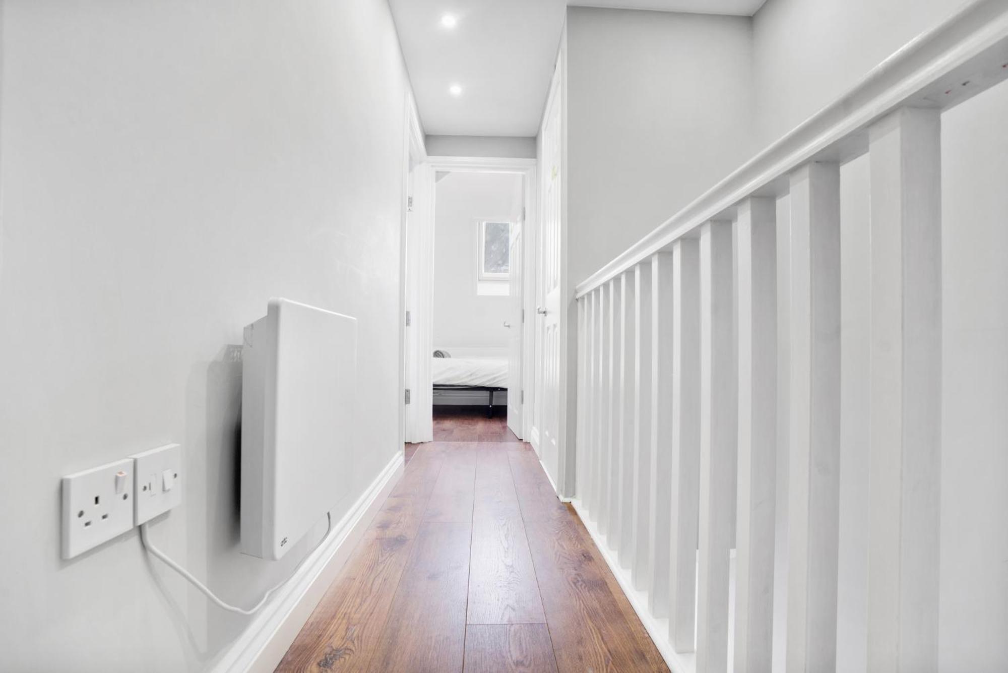 7 Bedroom House With Garden * Londres