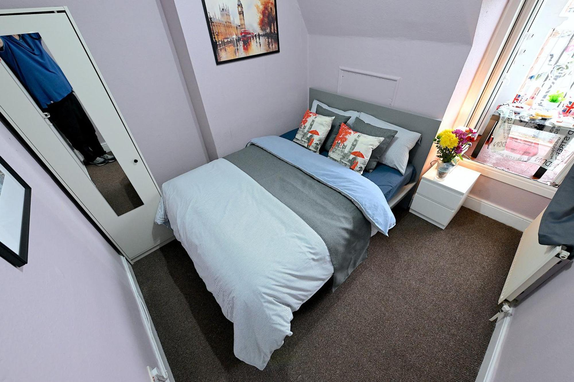 Stunning 3 Bedroom Serviced Flat In North * London