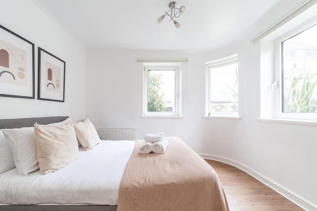 Apartment Stylish 3-bed Near Camden Town & King's Cross London