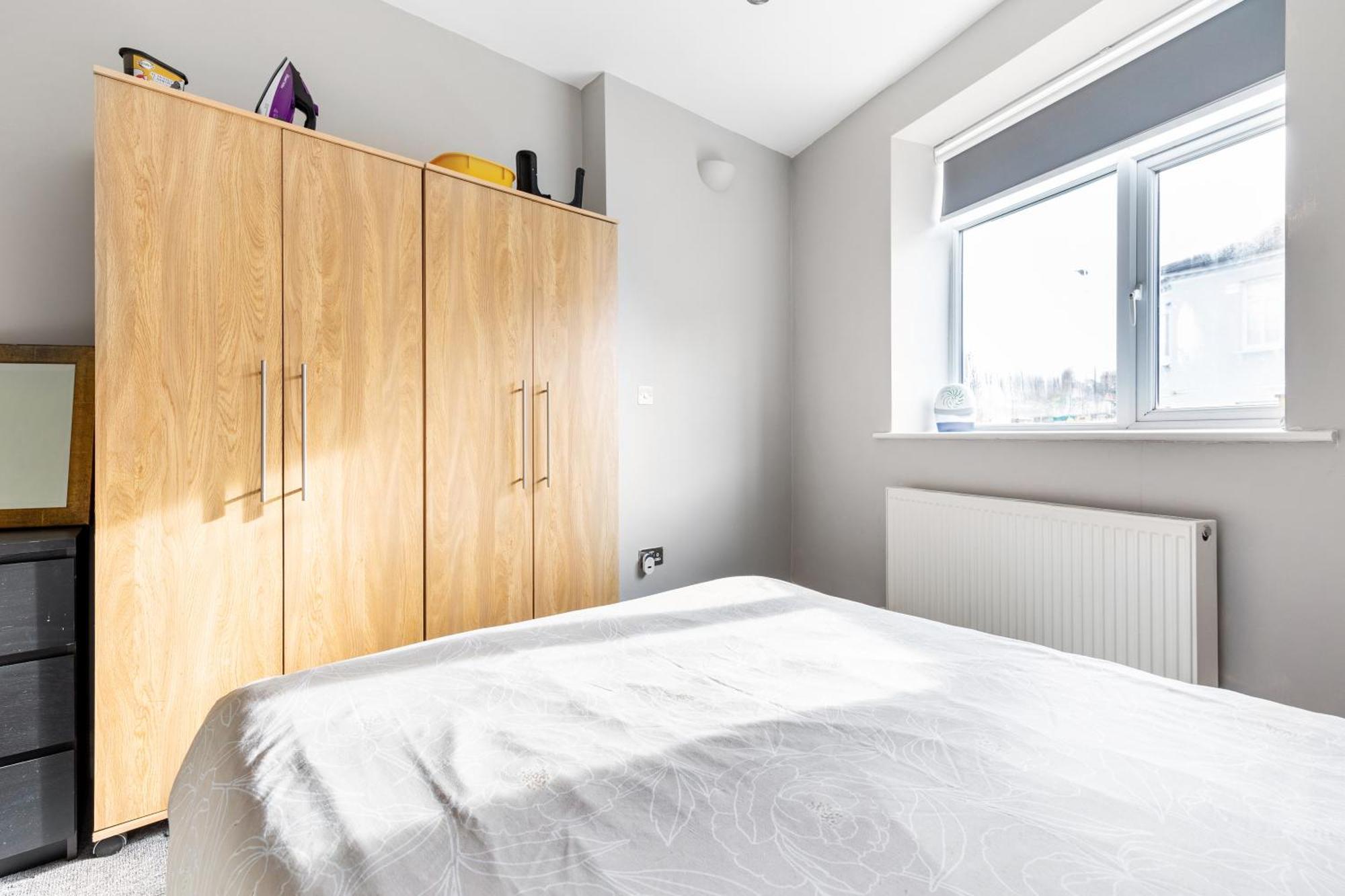 Apartment Zone 2 Spacious Two-bedroom With Parking London