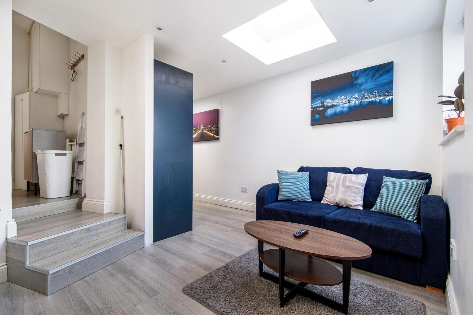 Cosy Underground Oasis: Gateway *