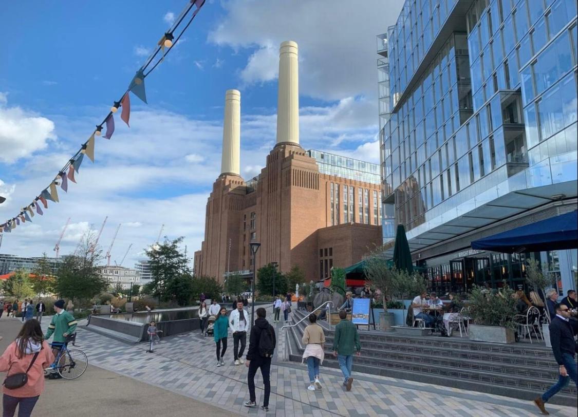 Homestay Location! Double Bedroom 2 Mins Walk From Battersea Power Underground Station!